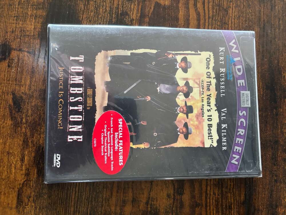 Tombstone DVD Widescreen Edition (Kurt Russell, Val Kilmer)